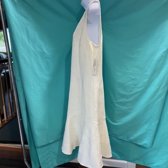 Spense Cloud White Dress - Picture 3 of 9